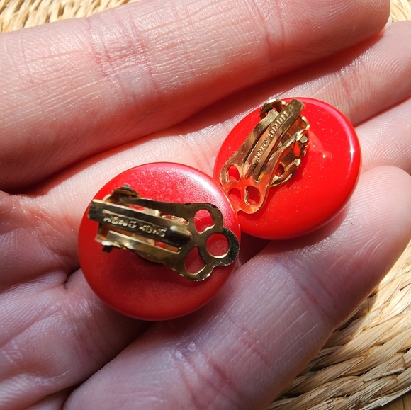 Vintage Red Disk Clip Earrings - Picture 4 of 4
